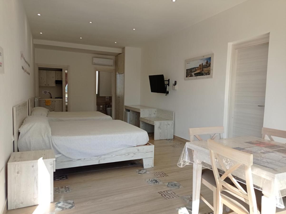 Sicily Rooms Appartamenti Carini Eksteriør billede
