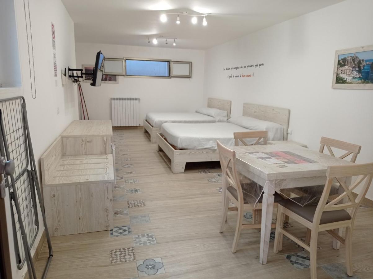 Sicily Rooms Appartamenti Carini Eksteriør billede