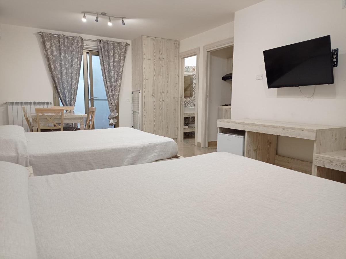 Sicily Rooms Appartamenti Carini Eksteriør billede